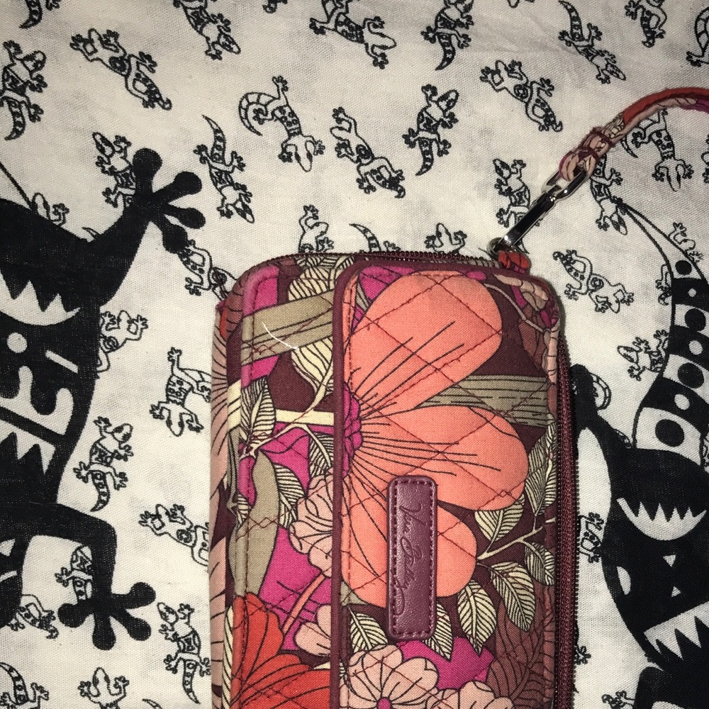 Vera Bradley All in one crossbody for iPhone 6+